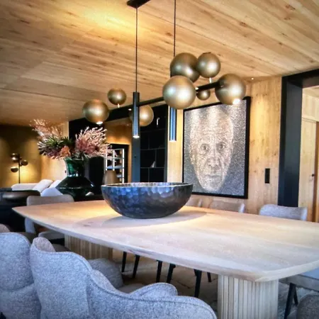 펜션 Stylish Chalet In Mountain View 레게츠